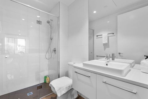 Amazing Bay Views & Spacious In Southbank 2B2B1C - Whitsundays Accommodation 3