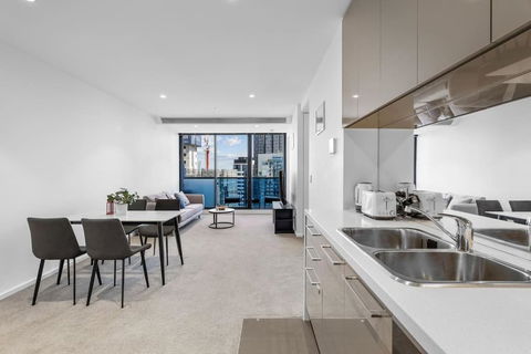 Amazing Bay Views & Spacious In Southbank 2B2B1C - Whitsundays Accommodation 4