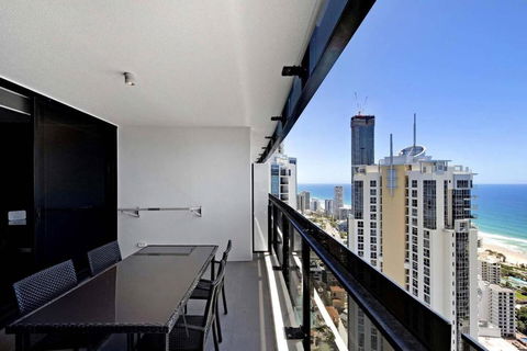 Amazing Location At Circle On Cavill - One Bedroom Self Contained Apartments - Privately Managed - Whitsundays Accommodation 1