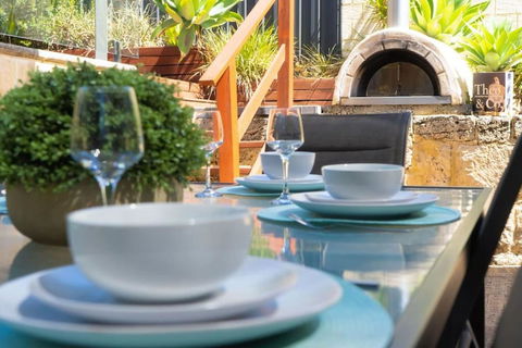 Amazing Outdoor Living With Pizza Oven - Whitsundays Accommodation 0