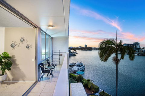 Amazing Water Views Surfers Paradise - Whitsundays Accommodation 1