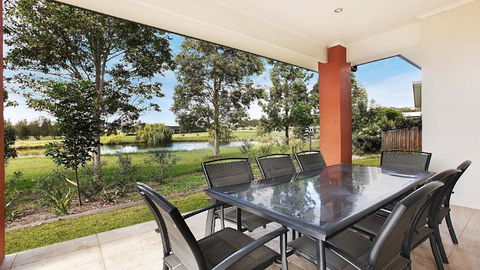 Amber Lakes - The Vintage - Whitsundays Accommodation 0