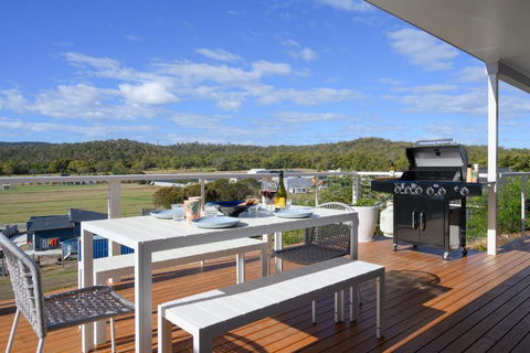 Ambience, A Stunning Holiday Retreat! - Whitsundays Accommodation 2