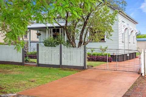 Ambiente Cottage - Pet And Family Friendly - Whitsundays Accommodation 1