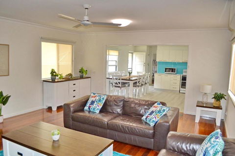 Amble Inn - Bring Your Own Linen - Whitsundays Accommodation 4