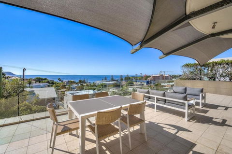 Amelie - Luxury Beach View Condo Minutes To Beach - Whitsundays Accommodation 1