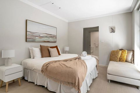 Amelie - Luxury Beach View Condo Minutes To Beach - Whitsundays Accommodation 4