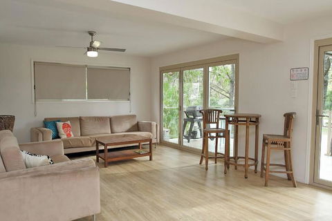 AMITY BEACHHOUSE - Whitsundays Accommodation 2