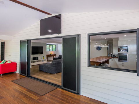 AMITY ESCAPE - Whitsundays Accommodation 3