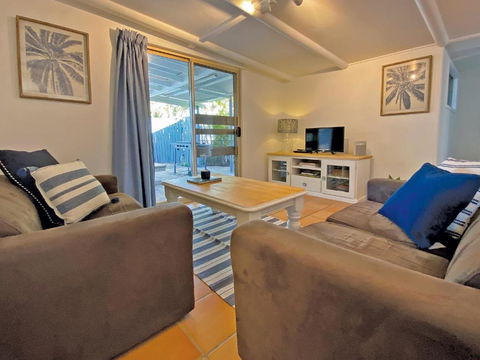 AMITY POINT WATERFRONT CABINS- TAMDHU - Whitsundays Accommodation 2