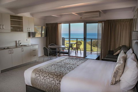 Amooran Oceanside Apartments And Motel - Whitsundays Accommodation 2