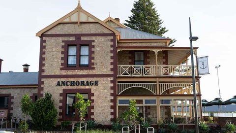 Anchorage Seafront Hotel - Whitsundays Accommodation 0