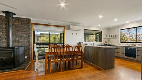 Anchored On Capes Upstairs - Whitsundays Accommodation 3