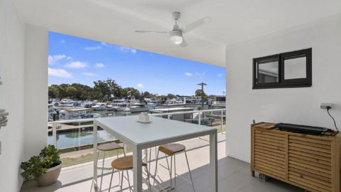 Anchors Away - Waterfront Unit - Whitsundays Accommodation 0