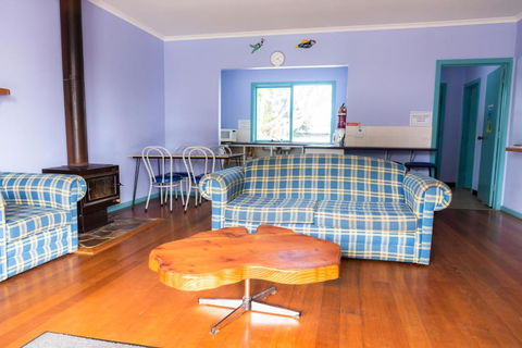 Anglesea Backpackers - Whitsundays Accommodation 2