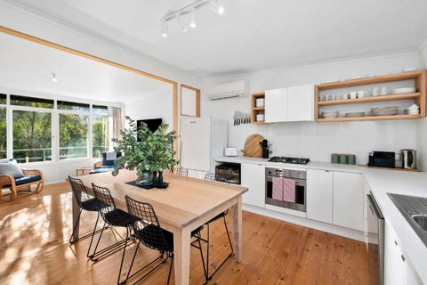 Anglesea Beach House 2 - Whitsundays Accommodation 0