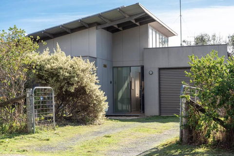 Anglesea Beach House, Just 250m To The Beach! - Whitsundays Accommodation 1
