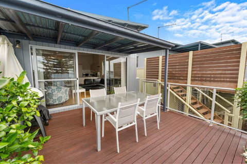 Angourie Blue 5 - Ocean Views - Whitsundays Accommodation 2