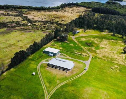 Anna Bay 20 Acres Luxury Farm - Whitsundays Accommodation 0