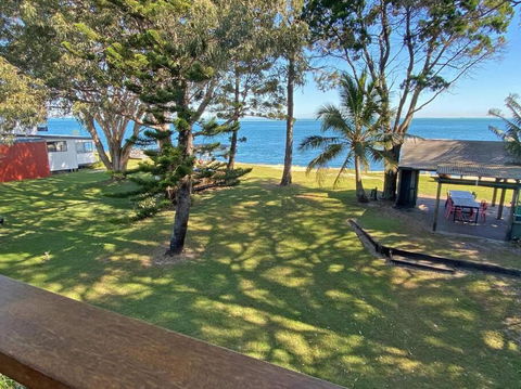 ANNIES HOUSE - Whitsundays Accommodation 0