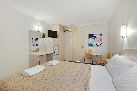 Alexander Motor Inn - Whitsundays Accommodation 3