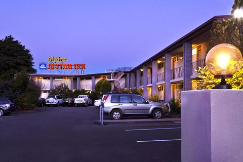 Alpine Motor Inn - Whitsundays Accommodation 0
