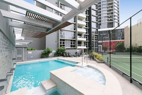 Amazing River View - 3 Bedroom Apartment - Brisbane CBD - Netflix - Fast Wifi - Carpark - Whitsundays Accommodation 2