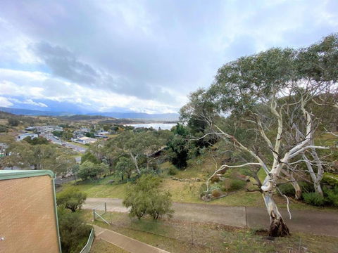 Alpine Mountain View 18 - 4BR L Mountain Views L Swimming Pool L Air-Con L WiFi - Whitsundays Accommodation 2