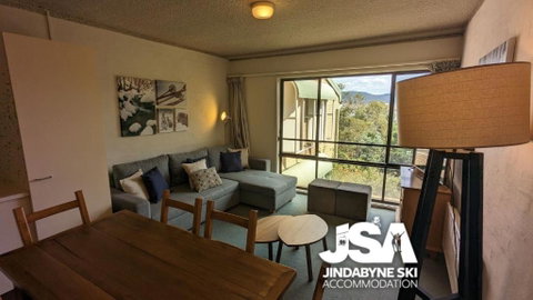 Alpine Mountain View Kirwan 9 - Whitsundays Accommodation 3