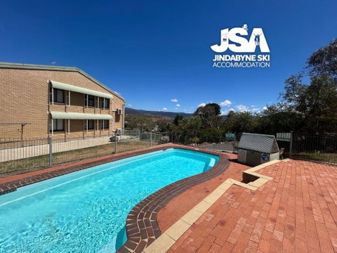 Alpine Mountain View Kirwan 9 - Whitsundays Accommodation 0