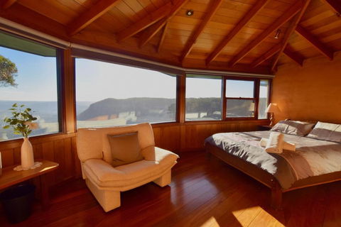Amaroo Mountaintop Villa - Whitsundays Accommodation 3
