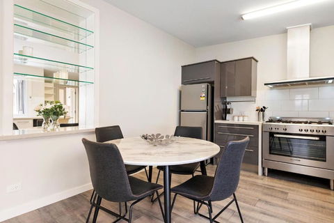 Azami - Charming Gilbert Cottage - Whitsundays Accommodation 1