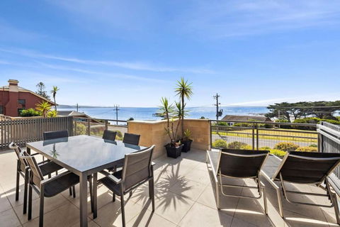 Apartment 12 Pacific Apartments - Whitsundays Accommodation 0