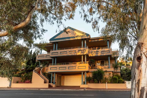 Apartment 4, 9 River Lane Mannum - Whitsundays Accommodation 0