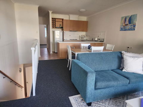 Apartment In Apollo Quays Resort With Shared Jetty - Whitsundays Accommodation 3