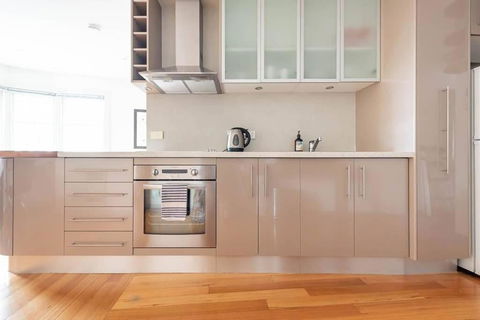 Apartment In The Heart Of The Launceston CBD - Whitsundays Accommodation 2