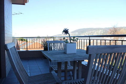 Apartment On Star Unit 2 - Whitsundays Accommodation 4