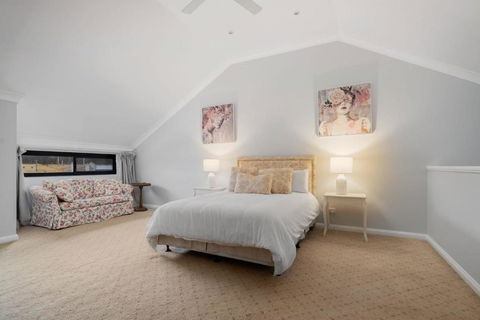Apartment On William In CBD - 2 Bed 2 Bath Wi-Fi - Whitsundays Accommodation 0