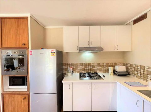 Apollo Bay Holiday House - Whitsundays Accommodation 2