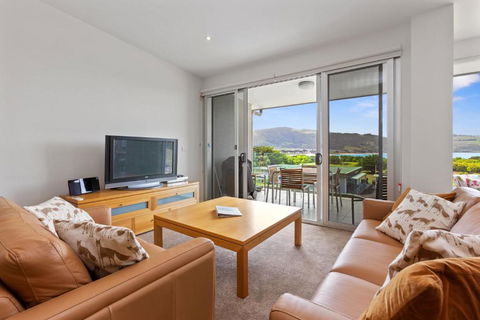Apollo Blue 14 - Whitsundays Accommodation 2