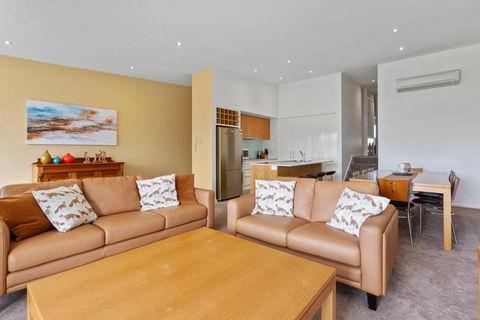 Apollo Blue 14 - Whitsundays Accommodation 4