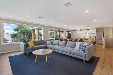 Apollo Grand - Whitsundays Accommodation 0