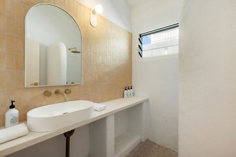 Apollo Studio - Whitsundays Accommodation 3