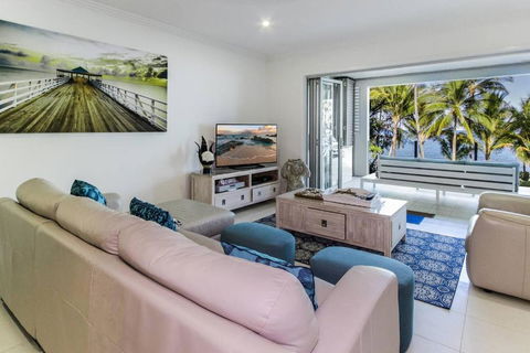 Aqua Aura - Bask In Beachfront Living - Whitsundays Accommodation 1