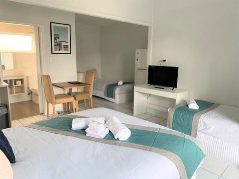 Aqua Blue Motel - Whitsundays Accommodation 1