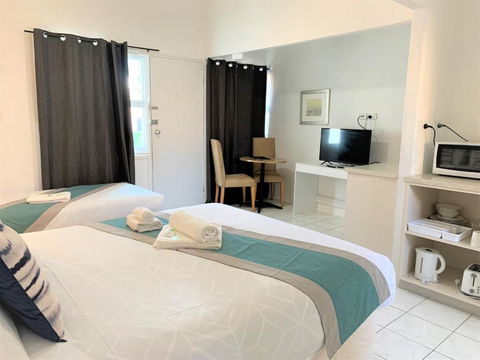 Aqua Blue Motel - Whitsundays Accommodation 4