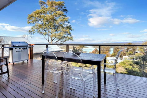 Aqua La Vista - 4 Bedroom Pet Friendly House - Whitsundays Accommodation 1