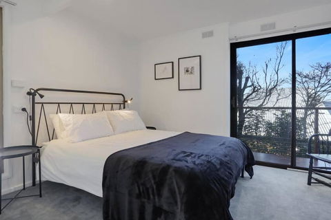 Aqua La Vista - 4 Bedroom Pet Friendly House - Whitsundays Accommodation 2