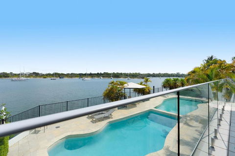 Aqua Linea 3 Noosa Parade 82 - Whitsundays Accommodation 2