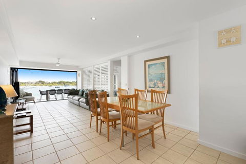 Aqua Linea 3 Noosa Parade 82 - Whitsundays Accommodation 4